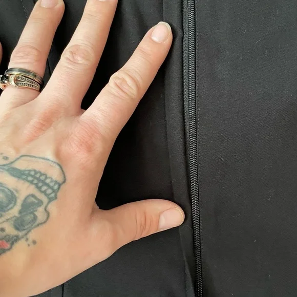 Modcloth Scallop Zip Back Top - Picture 5 of 6